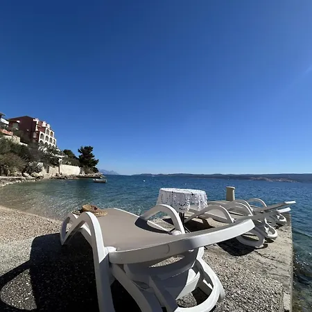 Πανσιόν Azure By The Sea Near *
