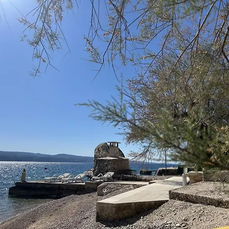 Azure By The Sea Near Πανσιόν